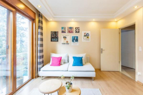 Central and Bright Apartment near Trendy Attractions in Moda, Kadikoy